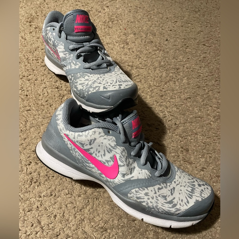 Nike sneakers- size 6.5 women’s